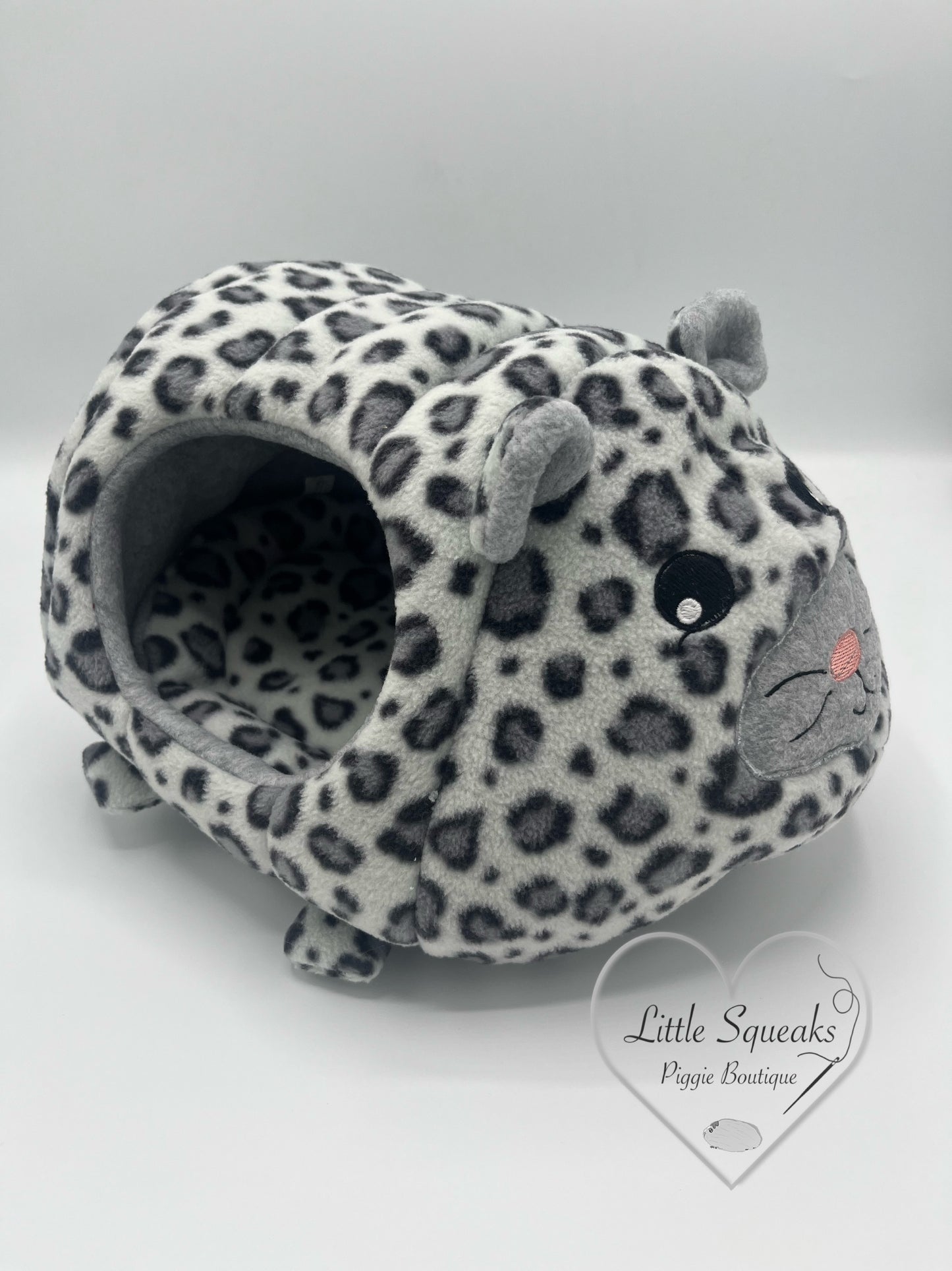 Snow Leopard novelty bed/hide for Guinea Pigs