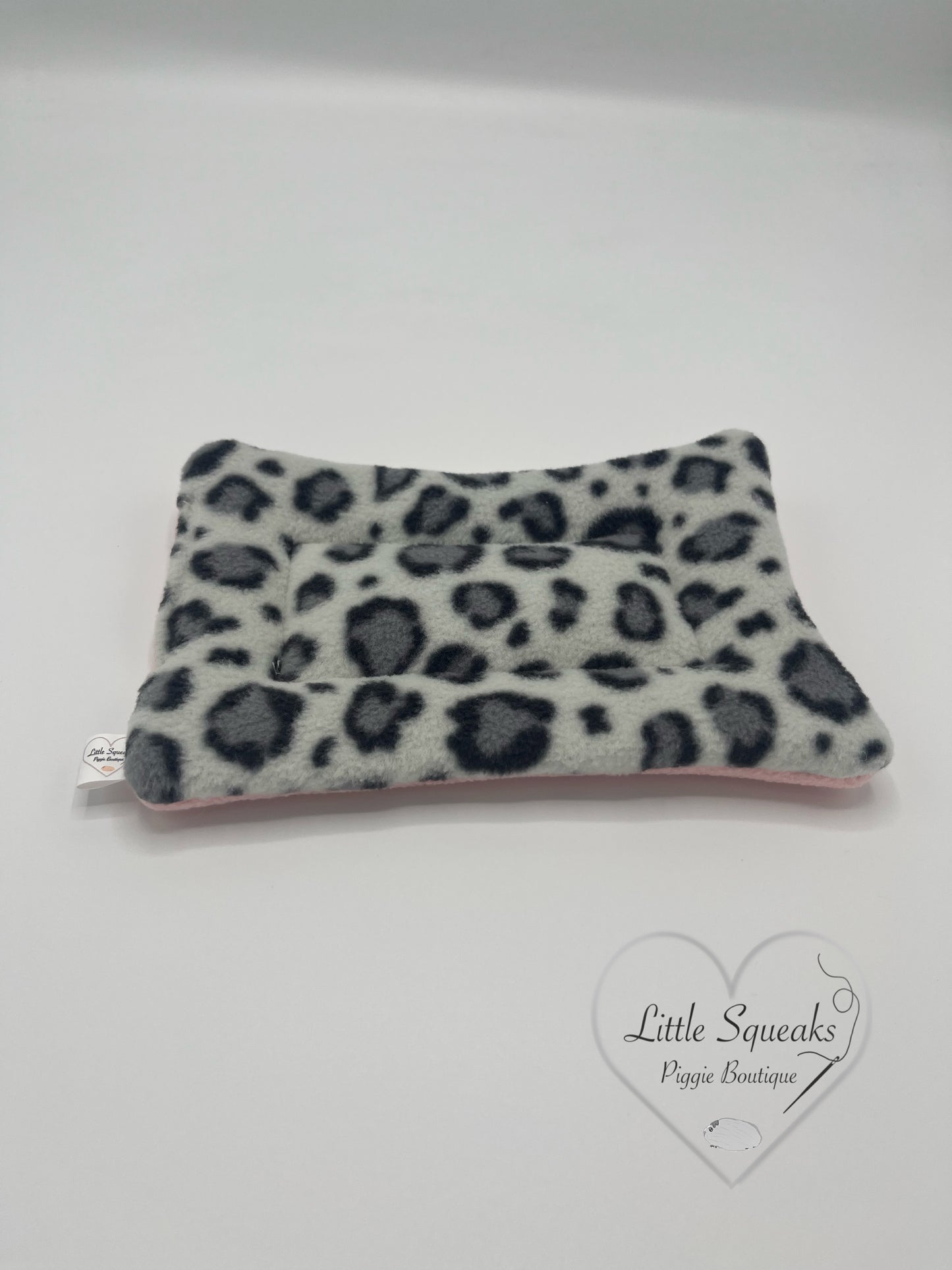 Snow Leopard Pee Pad for Guinea Pigs