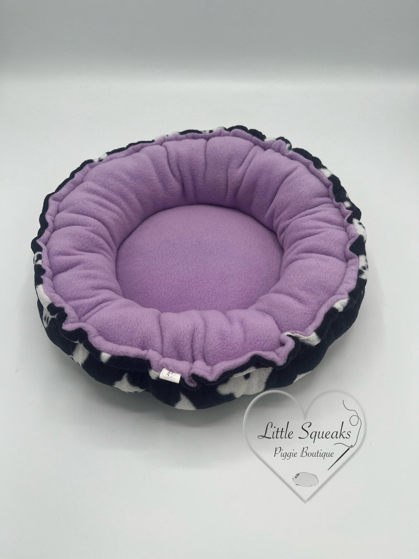 Squishy Donut Bed for Guinea Pigs - Spooky Ghosts