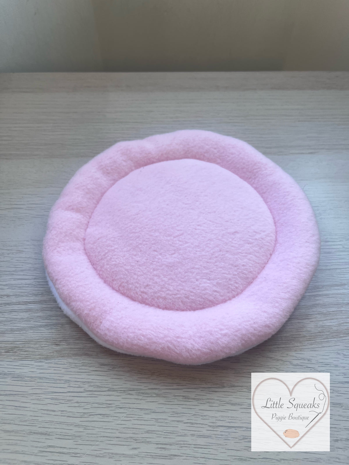 Circle Pee Pad - for Snowman Hidey for Guinea Pigs (Blush pink/white)