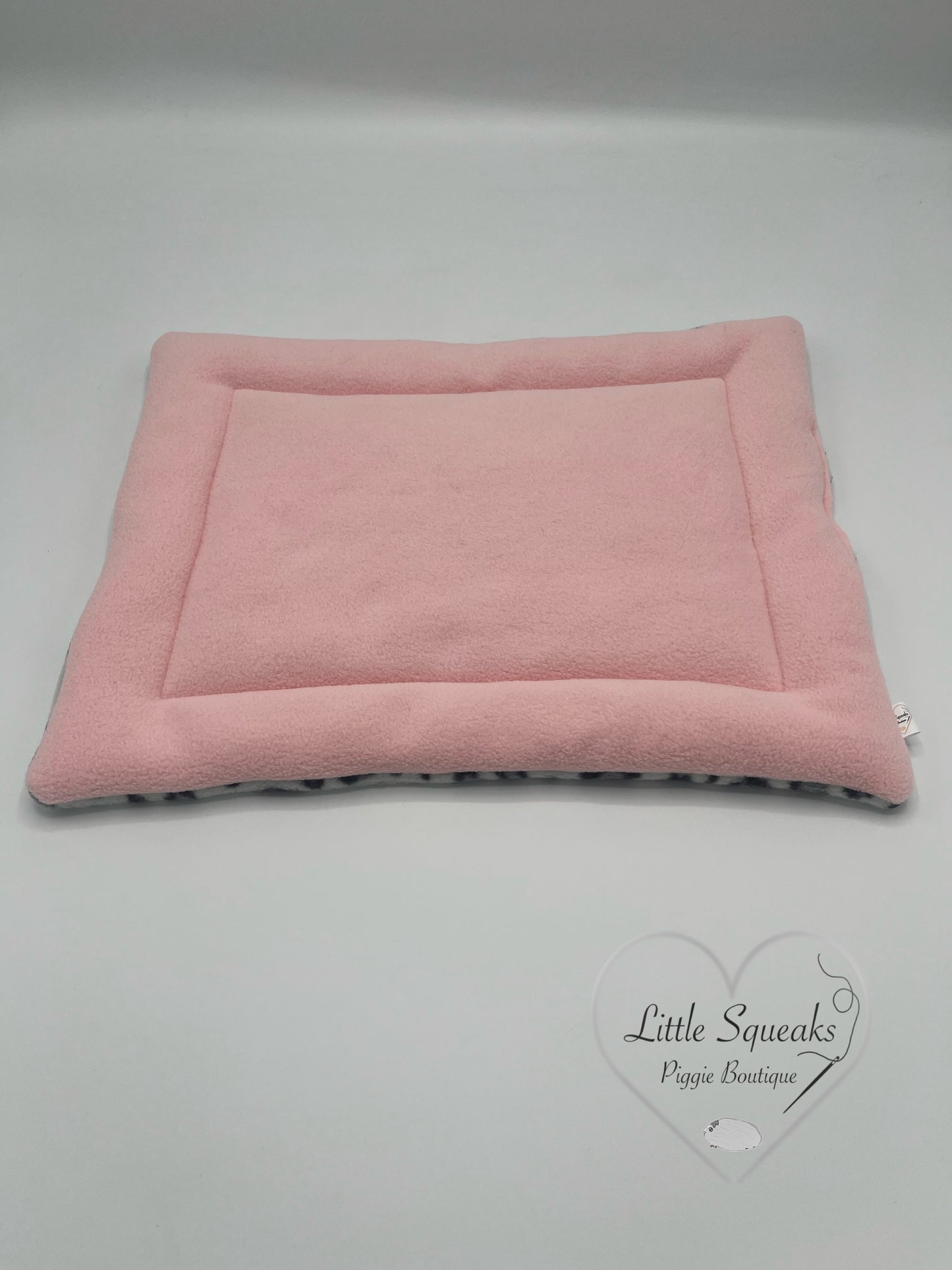 Snow Leopard Pee Pad for Guinea Pigs