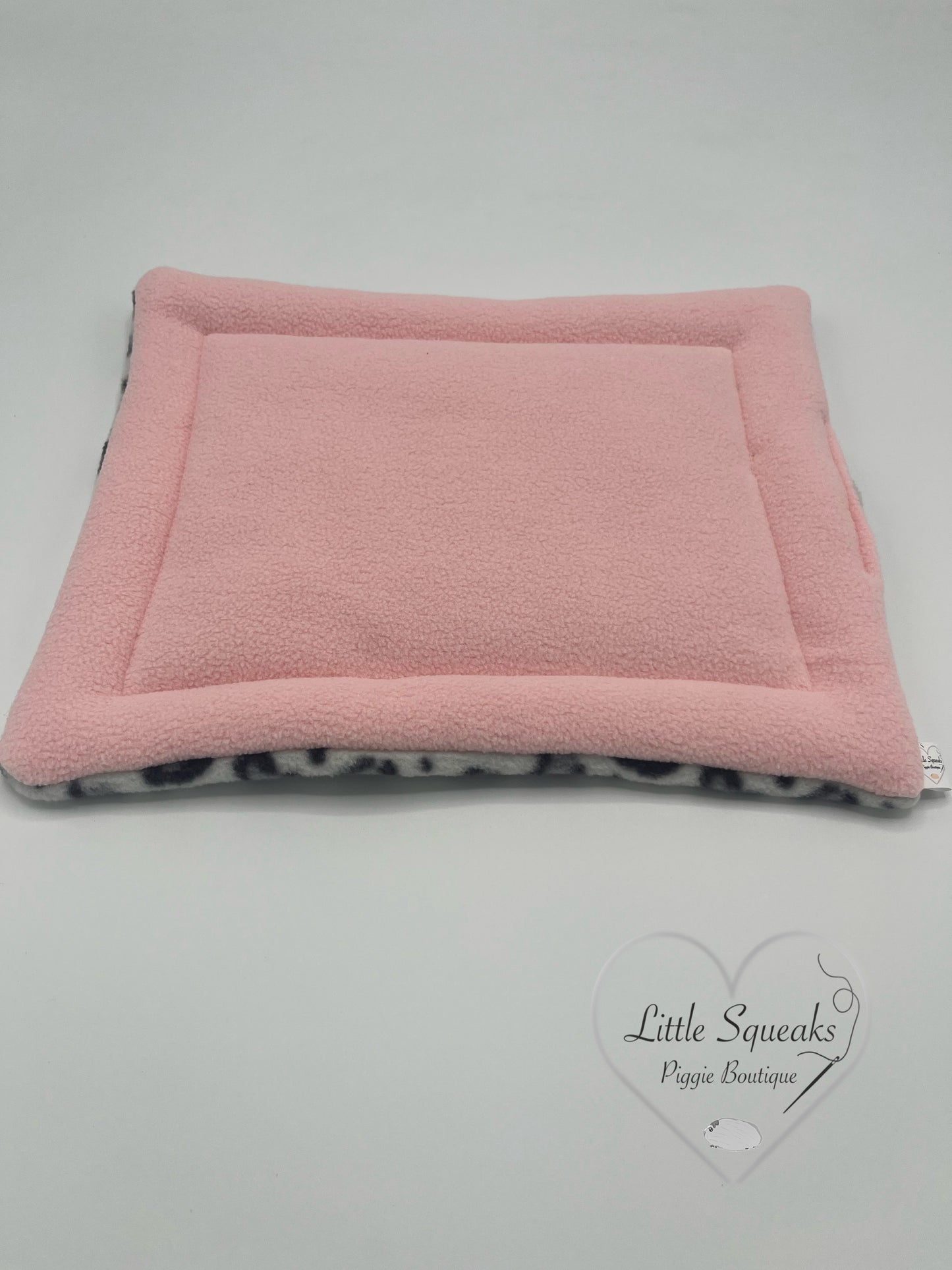 Snow Leopard Pee Pad for Guinea Pigs