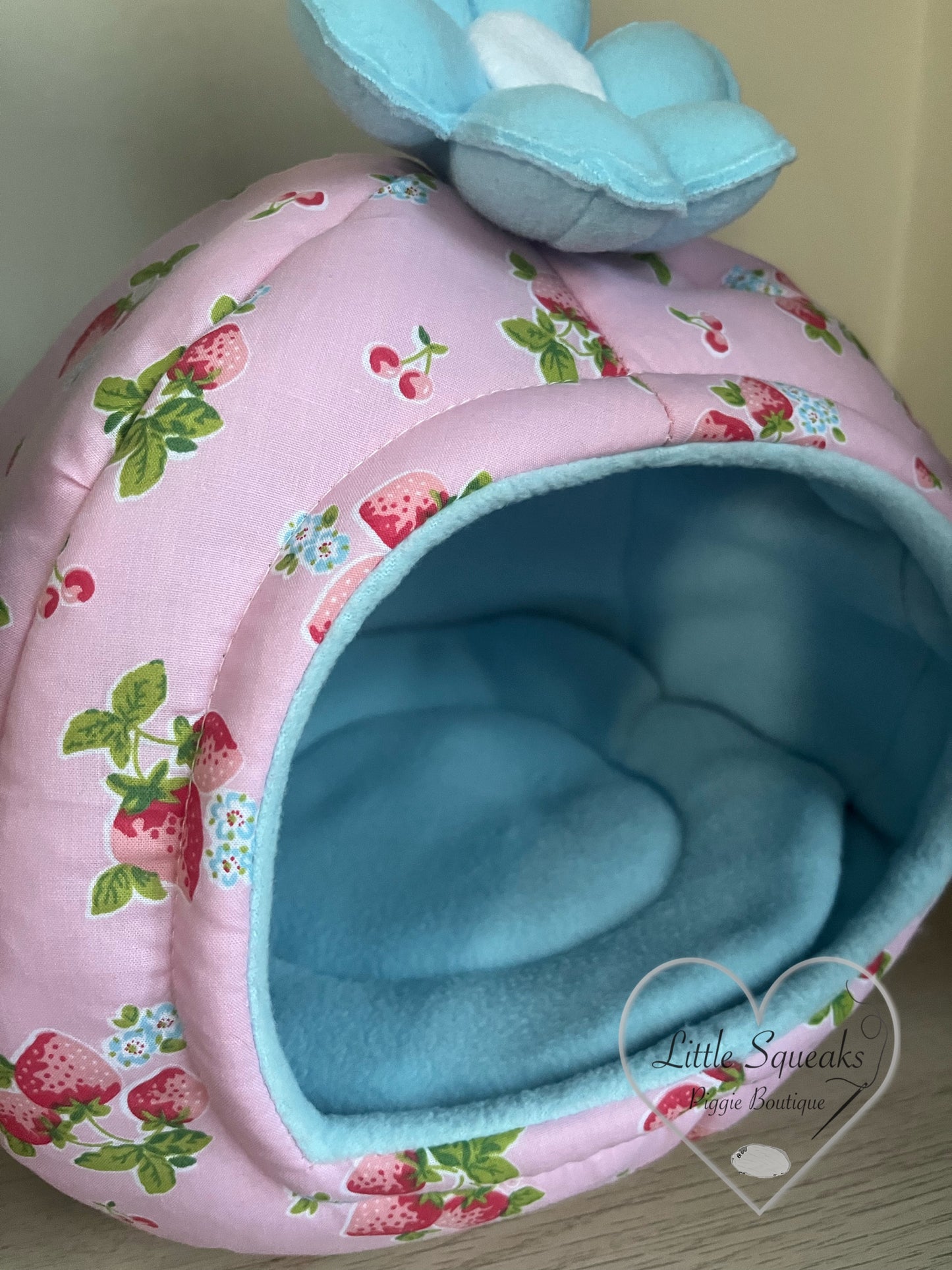 Cosy Pod - Guinea Pig Bed/Hide (Strawberry Kisses Collection)