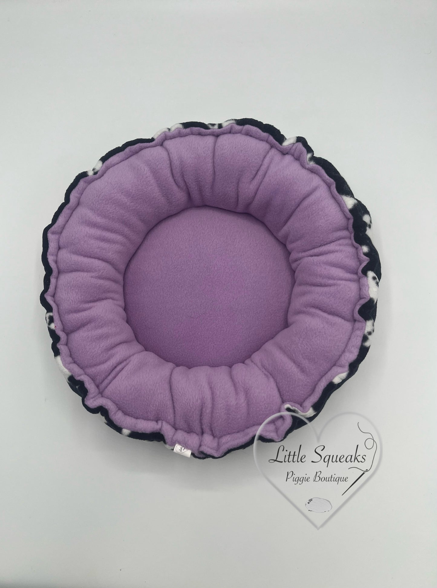 Squishy Donut Bed for Guinea Pigs - Spooky Ghosts