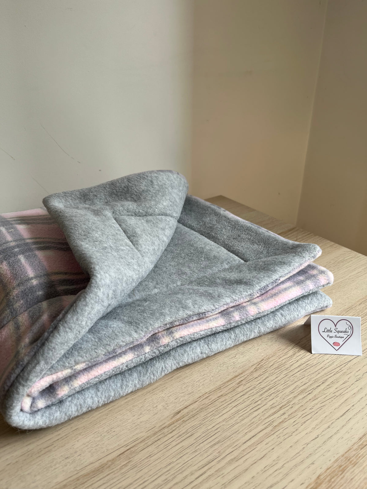 Fleece Cage Liner for Guinea Pigs - Pink Guinea Pig Collection (Pink-grey check/grey)