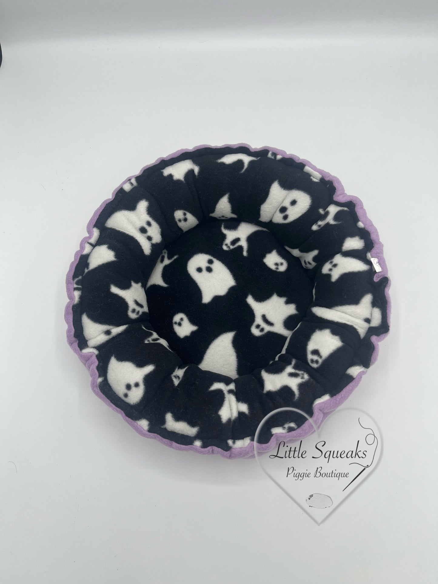 Squishy Donut Bed for Guinea Pigs - Spooky Ghosts