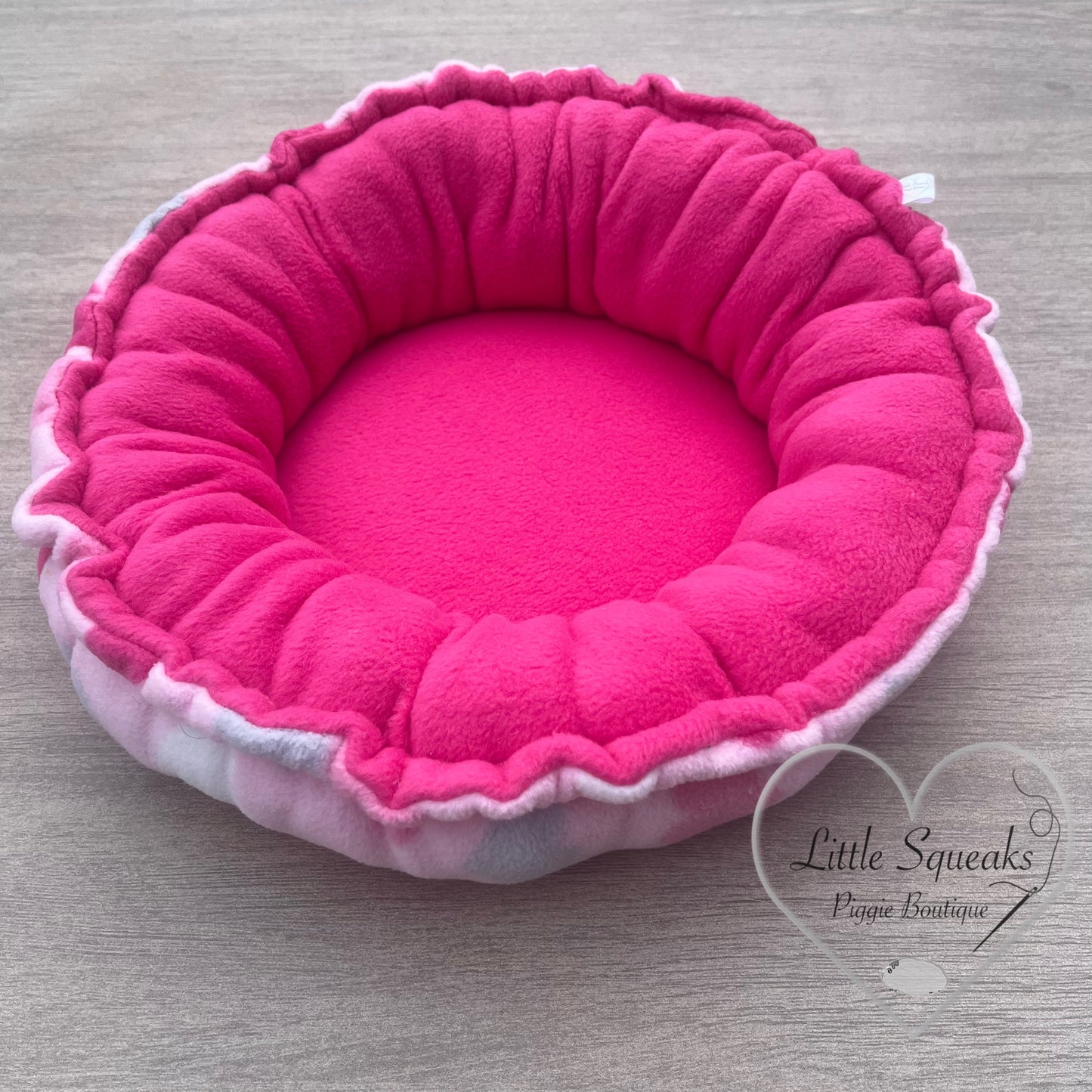 Squishy Donut Bed for Guinea Pigs - Loveheart