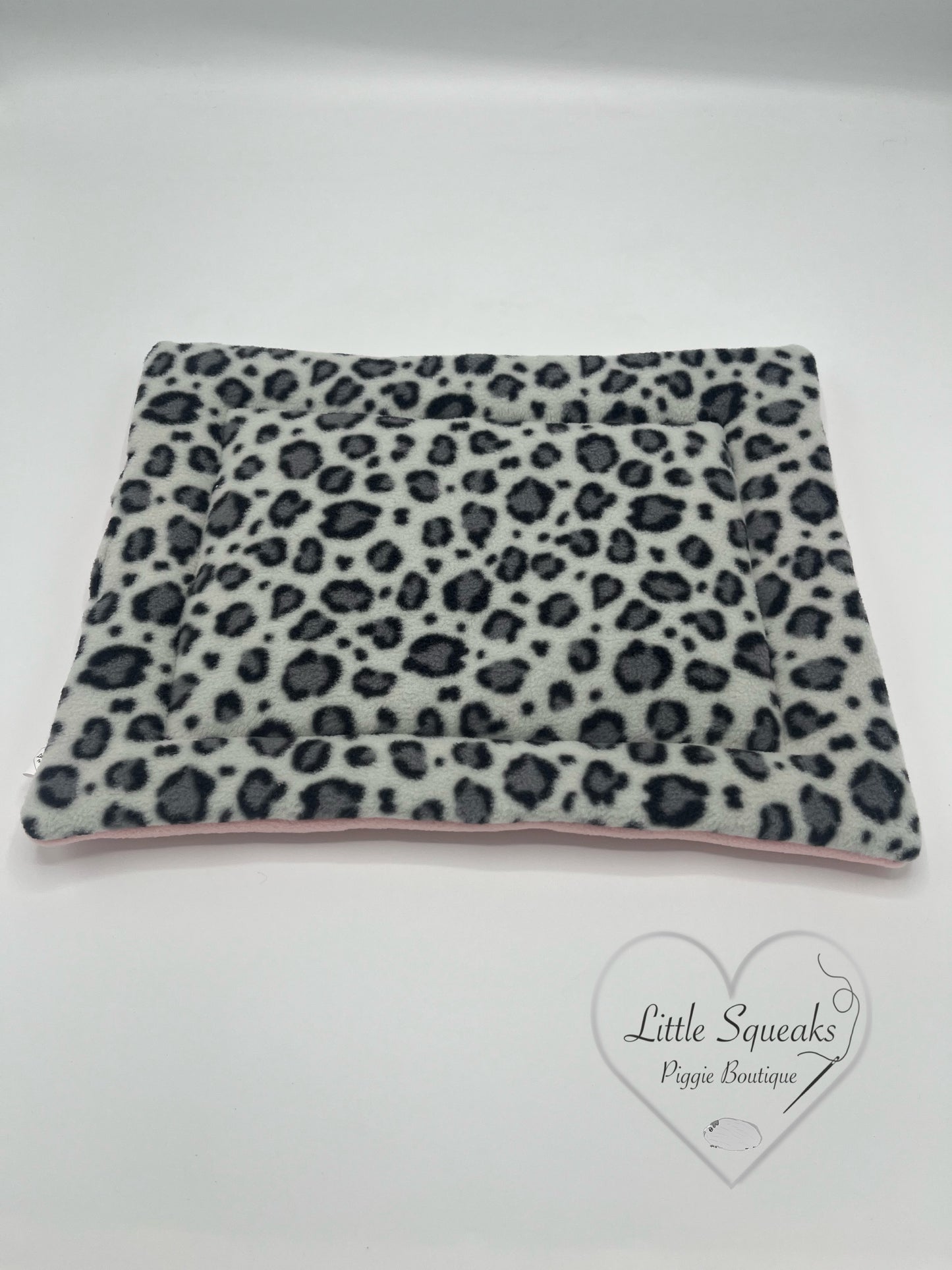 Snow Leopard Pee Pad for Guinea Pigs
