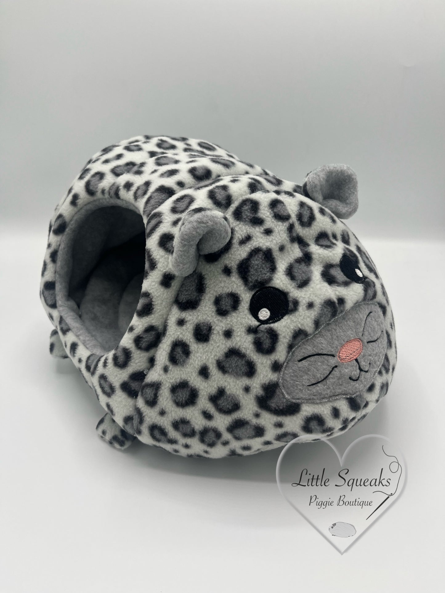 Snow Leopard novelty bed/hide for Guinea Pigs