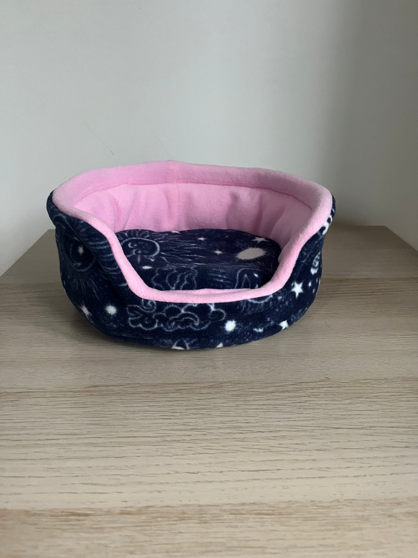Zodiac Cuddle Cup - Guinea Pig Bed/Hide