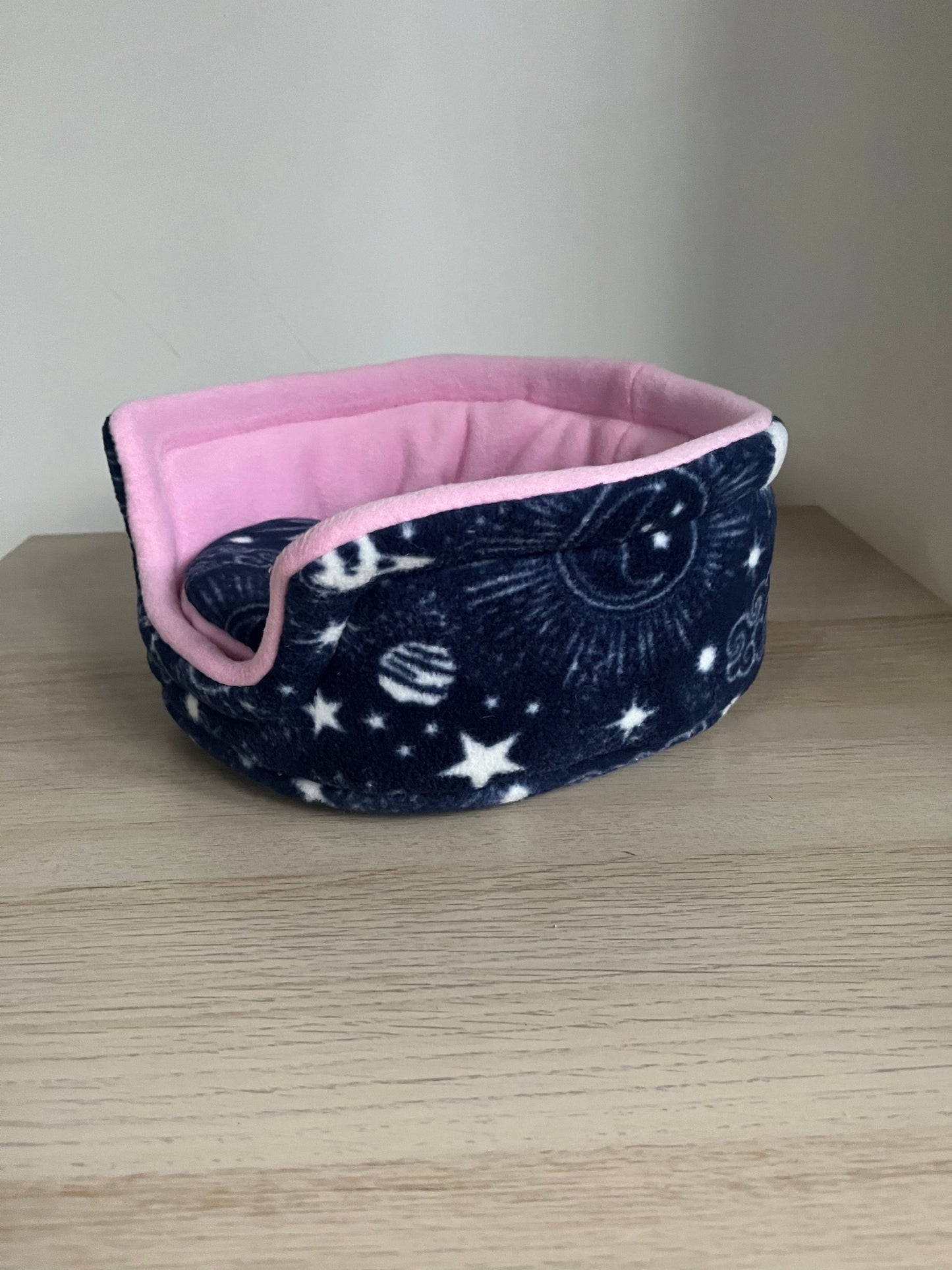 Zodiac Cuddle Cup - Guinea Pig Bed/Hide