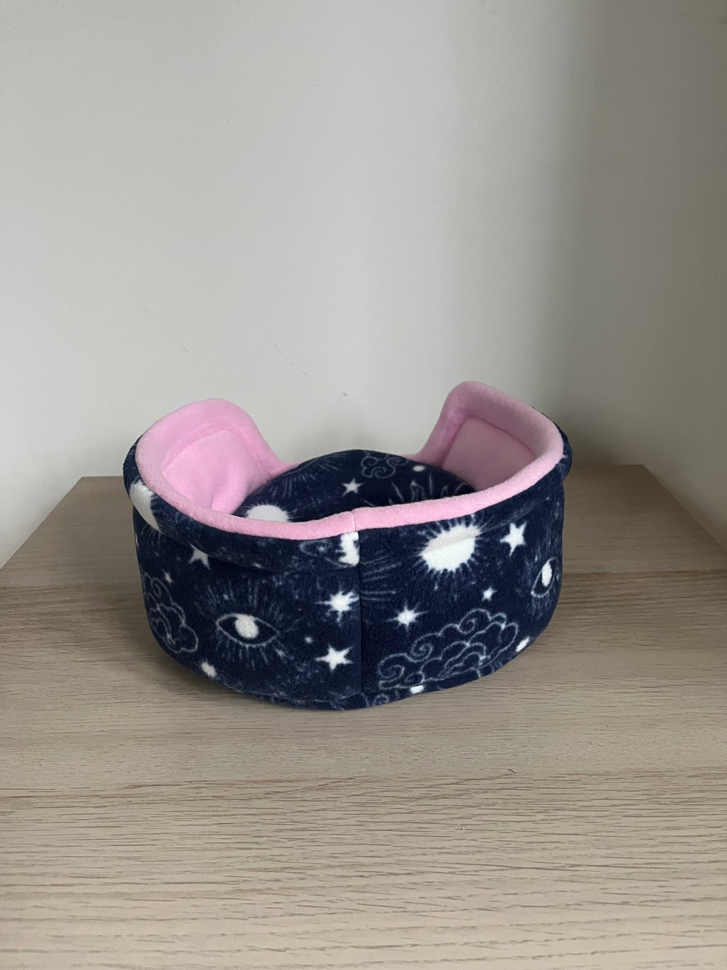 Zodiac Cuddle Cup - Guinea Pig Bed/Hide