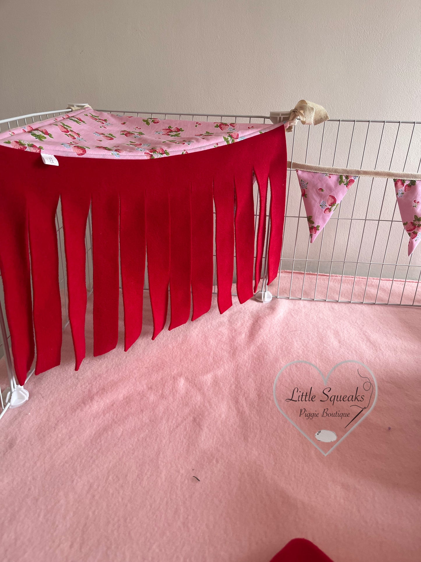 Corner Forest Fleece - Guinea Pig Hide/Hideout (Strawberry Kisses Collection)