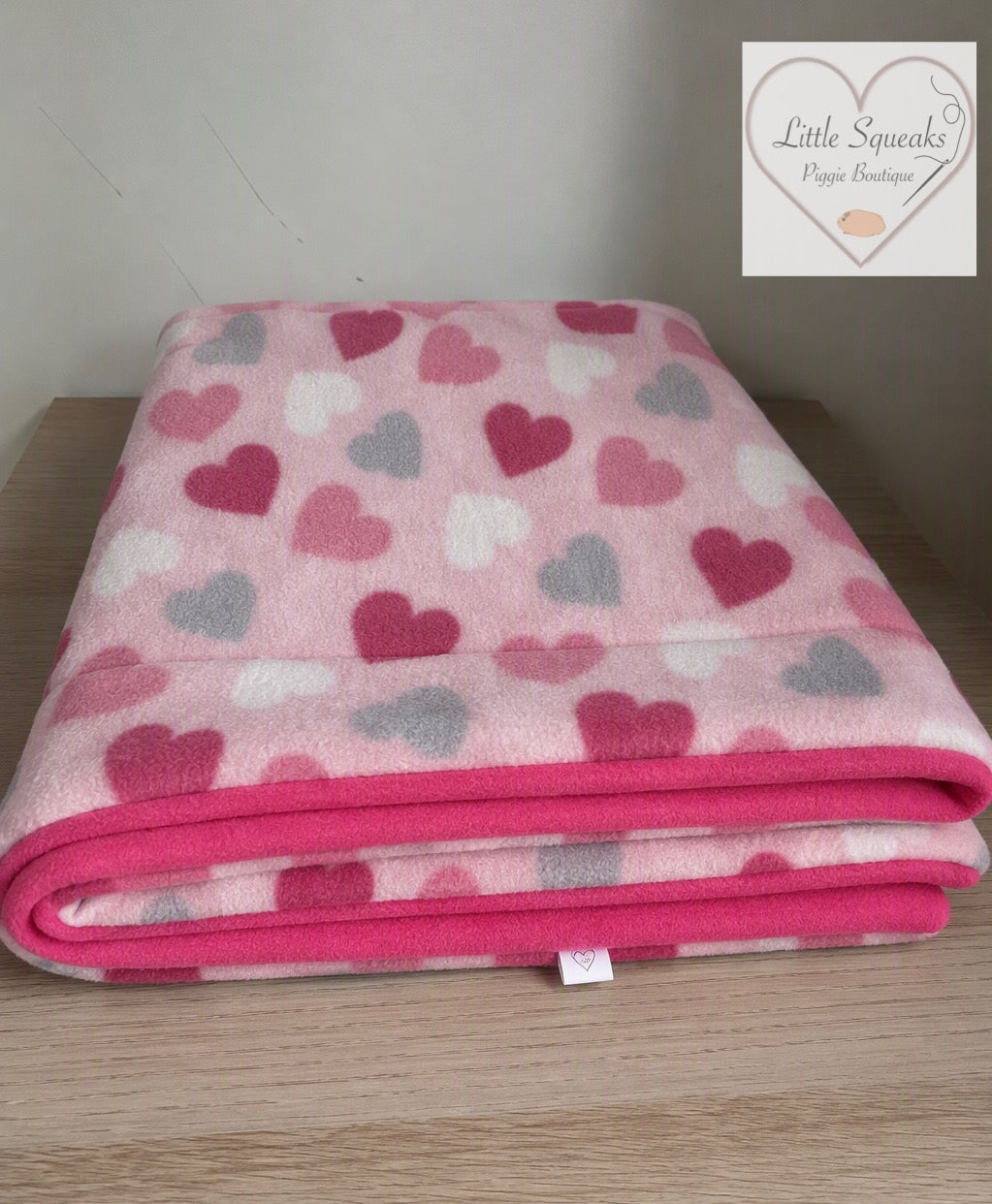 Fleece Cage Liner for Guinea Pigs - Lovehearts