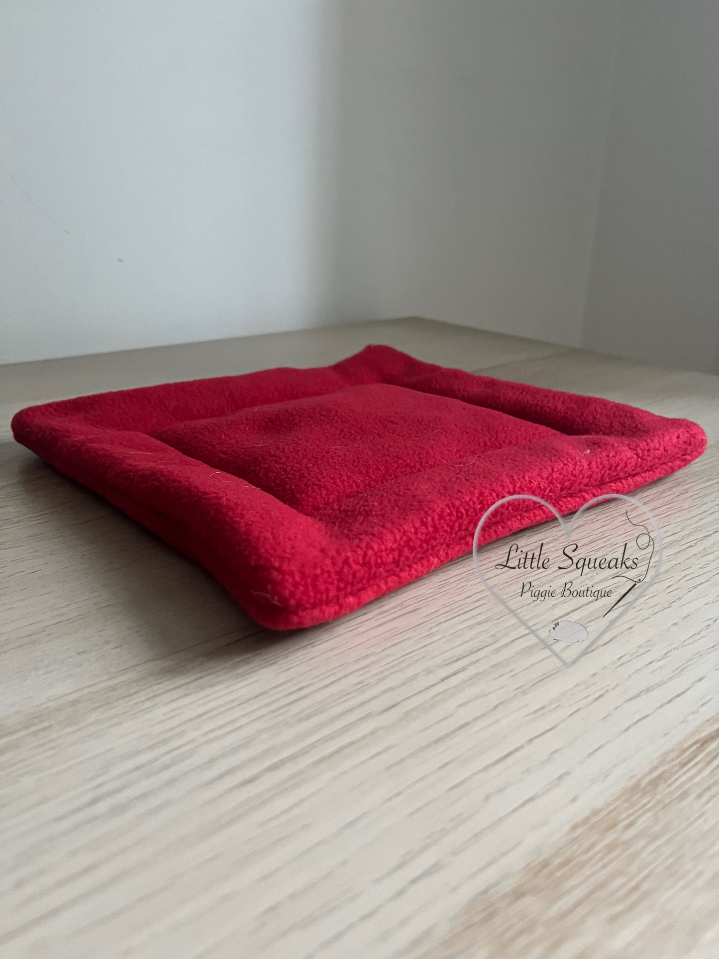 Pee Pad for Guinea Pigs - Red