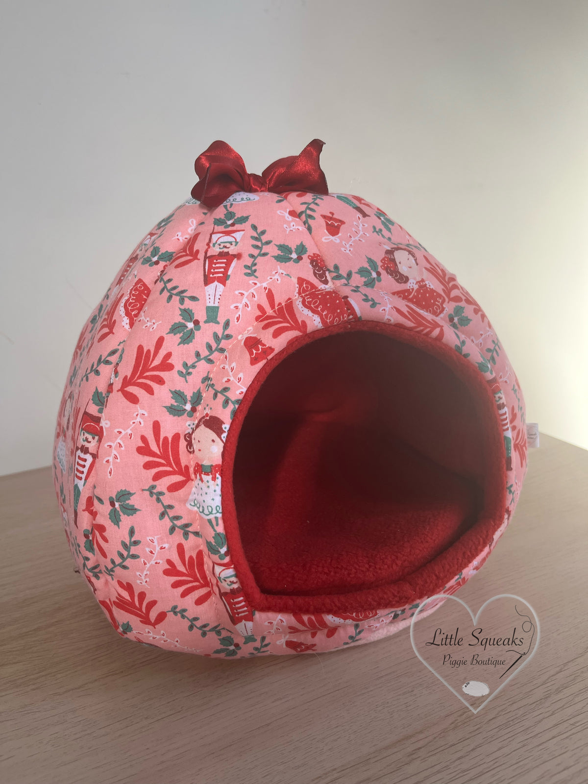 Christmas Cosy Pod - Guinea Pig Bed/Hide (Nutcracker-Pink)