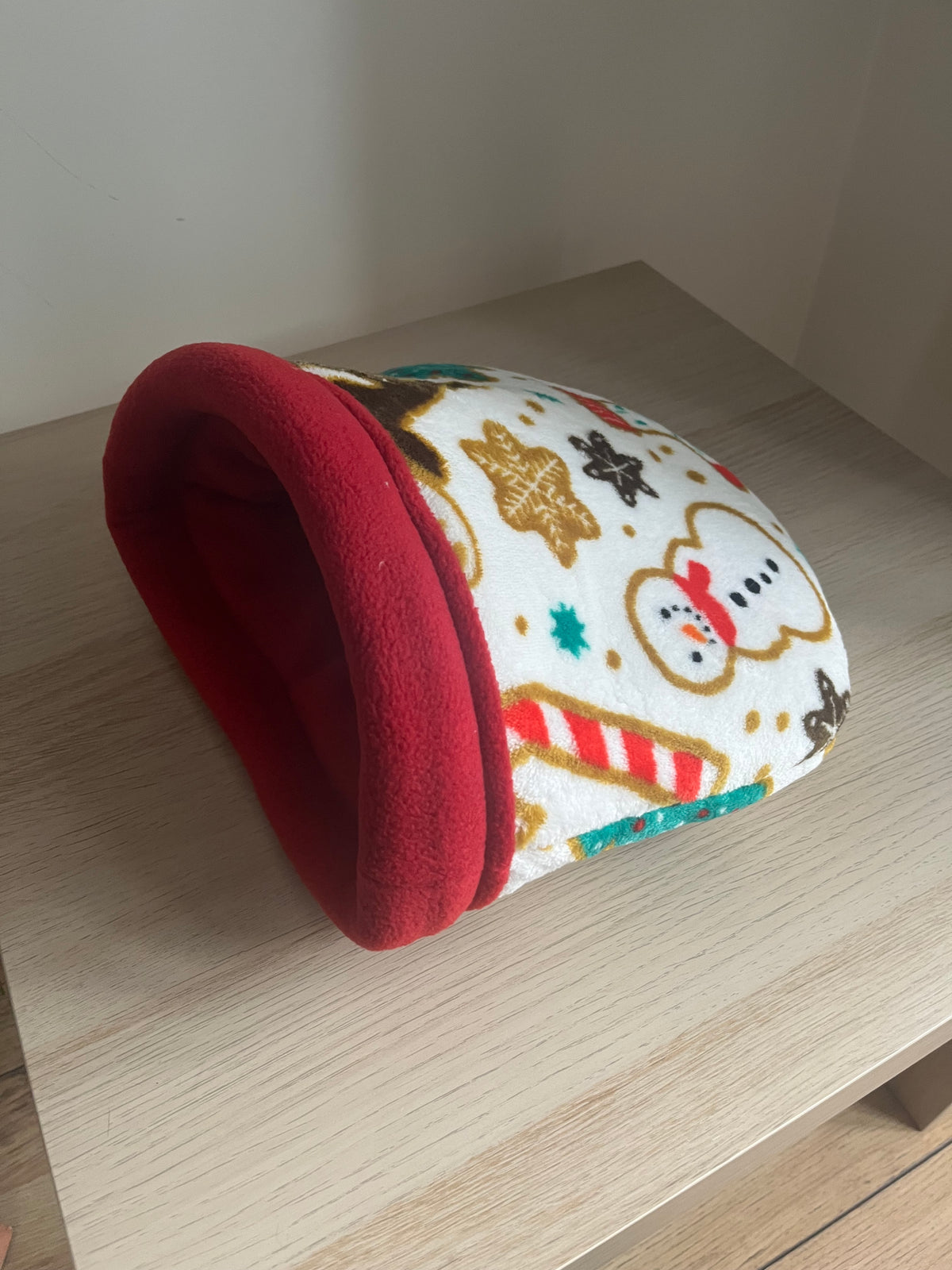Christmas Stay Open Snuggle Sack - Guinea Pig Bed/Hide (White Christmas)
