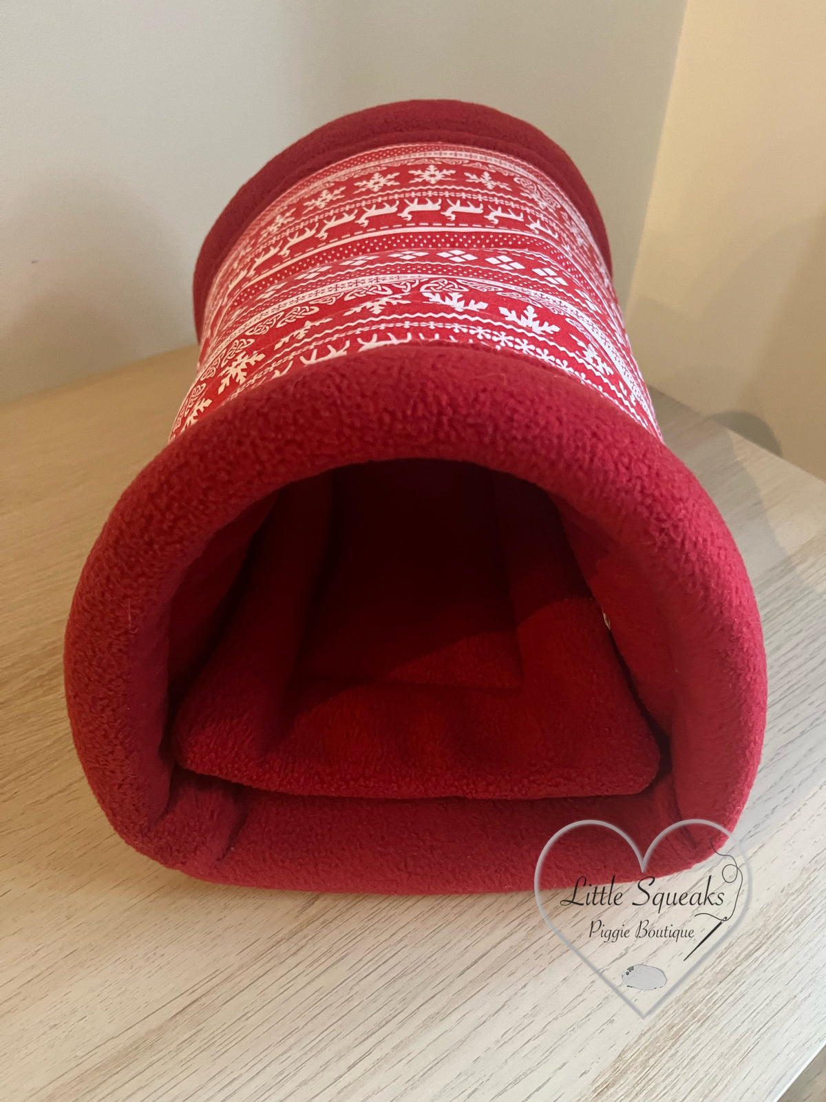 Christmas Cuddle Tunnel with Pee Pad - Guinea Pig Bed/Hide (Nordic)