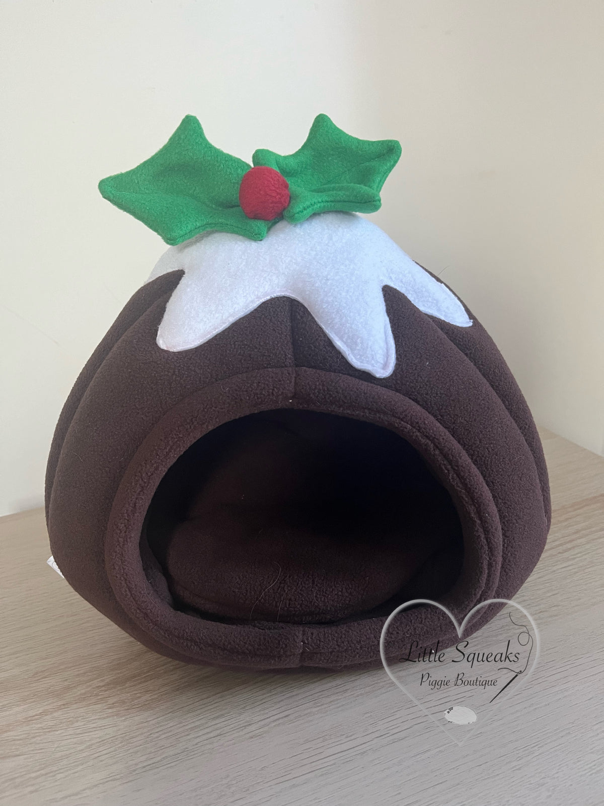 Christmas Pudding - Christmas Guinea Pig Bed/Hide