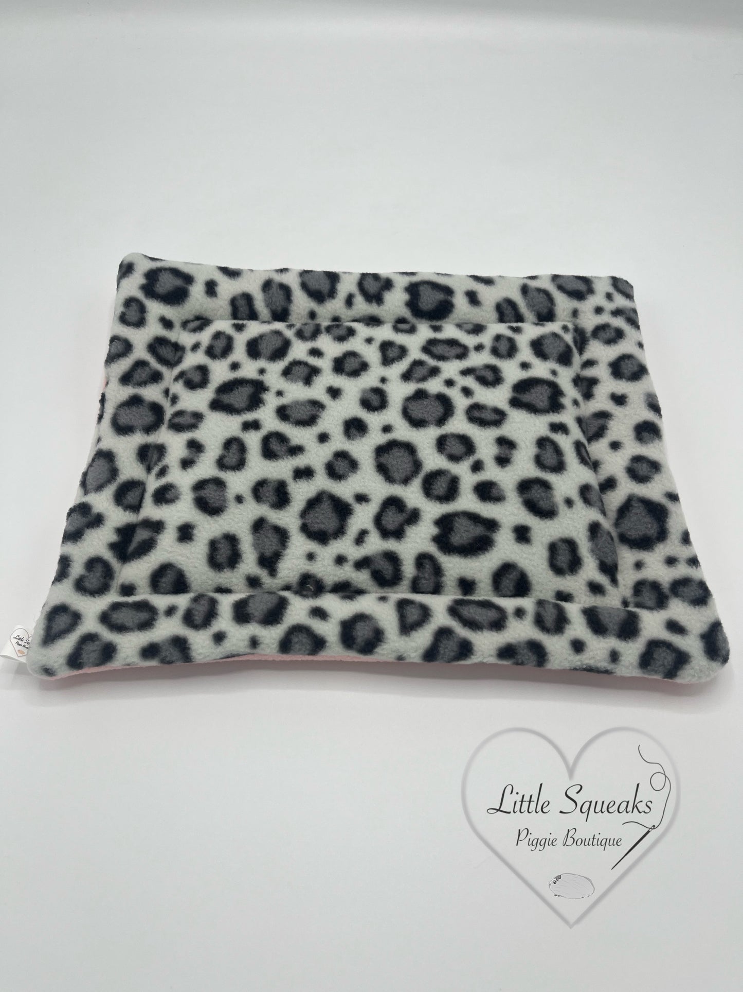 Snow Leopard Pee Pad for Guinea Pigs