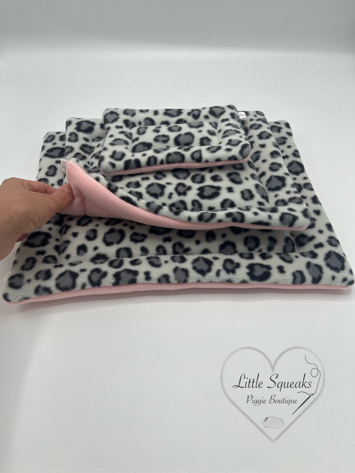 Snow Leopard Pee Pad for Guinea Pigs