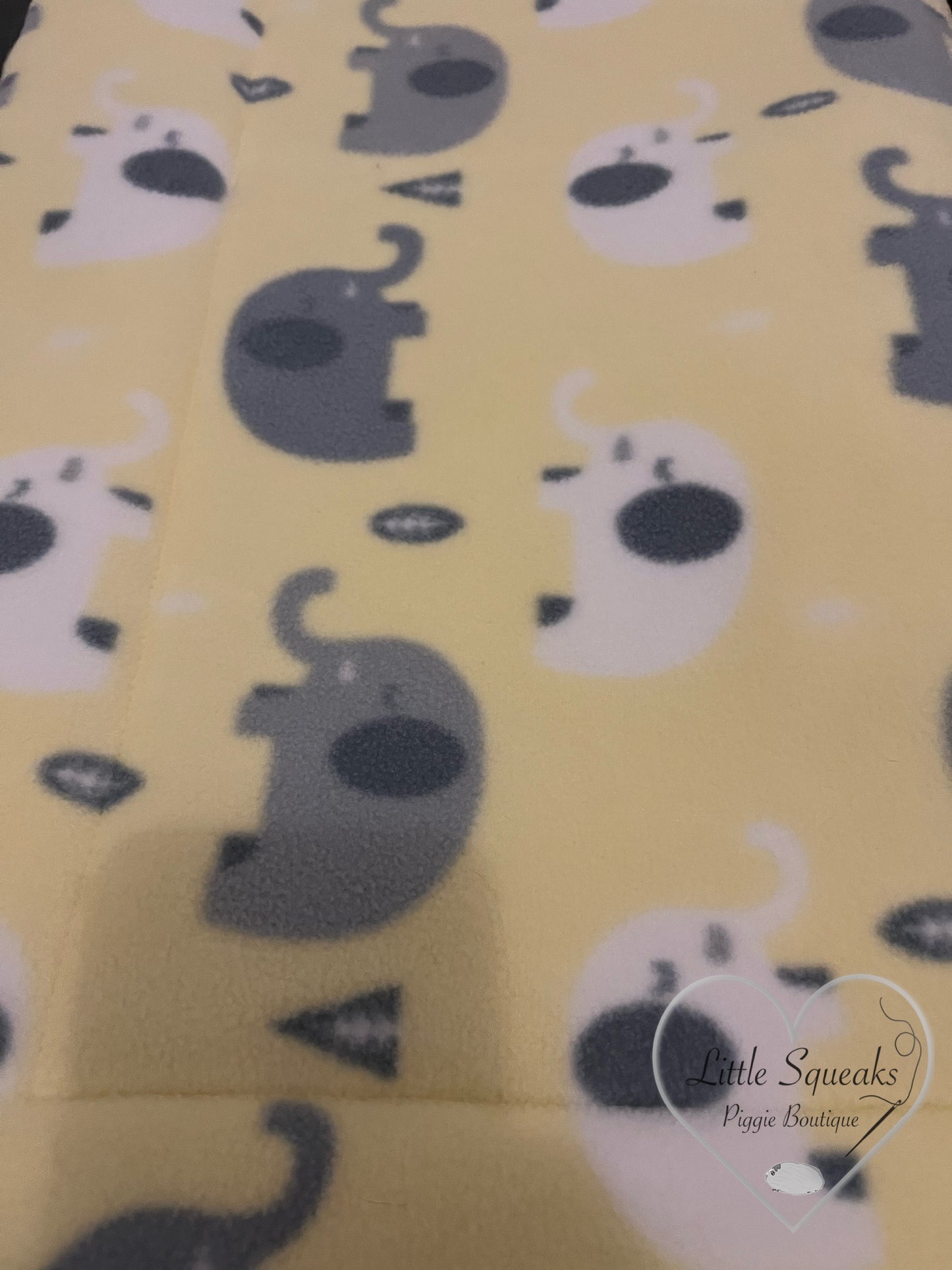 Fleece Cage Liner for Guinea Pigs - Elephants