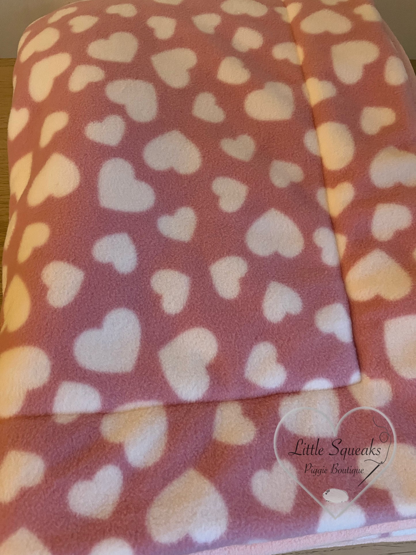 Fleece Cage Liner for Guinea Pigs - Pink Hearts