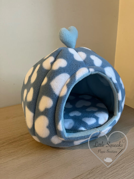 Blue Hearts Cosy Pod - Guinea Pig Bed/Hide