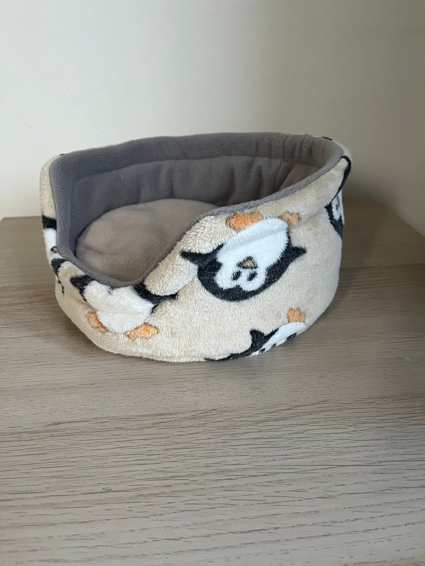 Penguin Cuddle Cup - Guinea Pig Bed/Hide