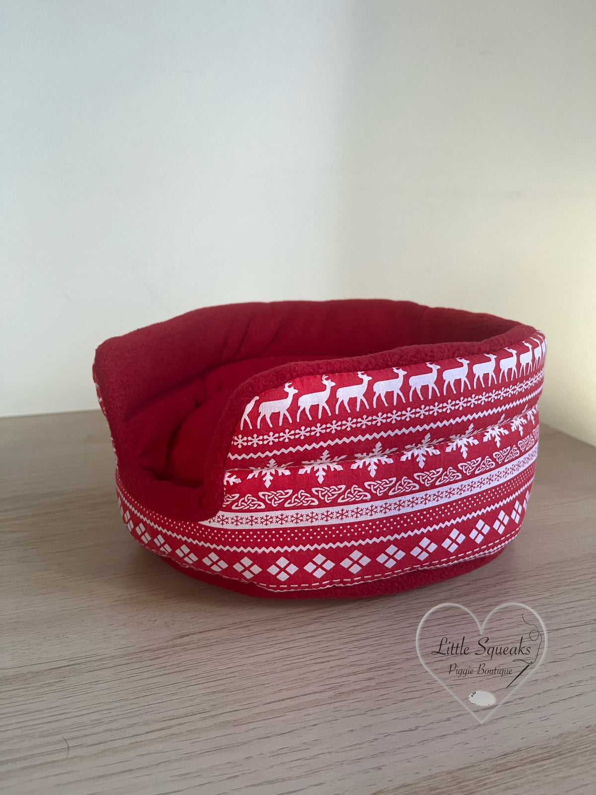 Christmas Cuddle Cup - Guinea Pig Bed/Hide (Nordic)
