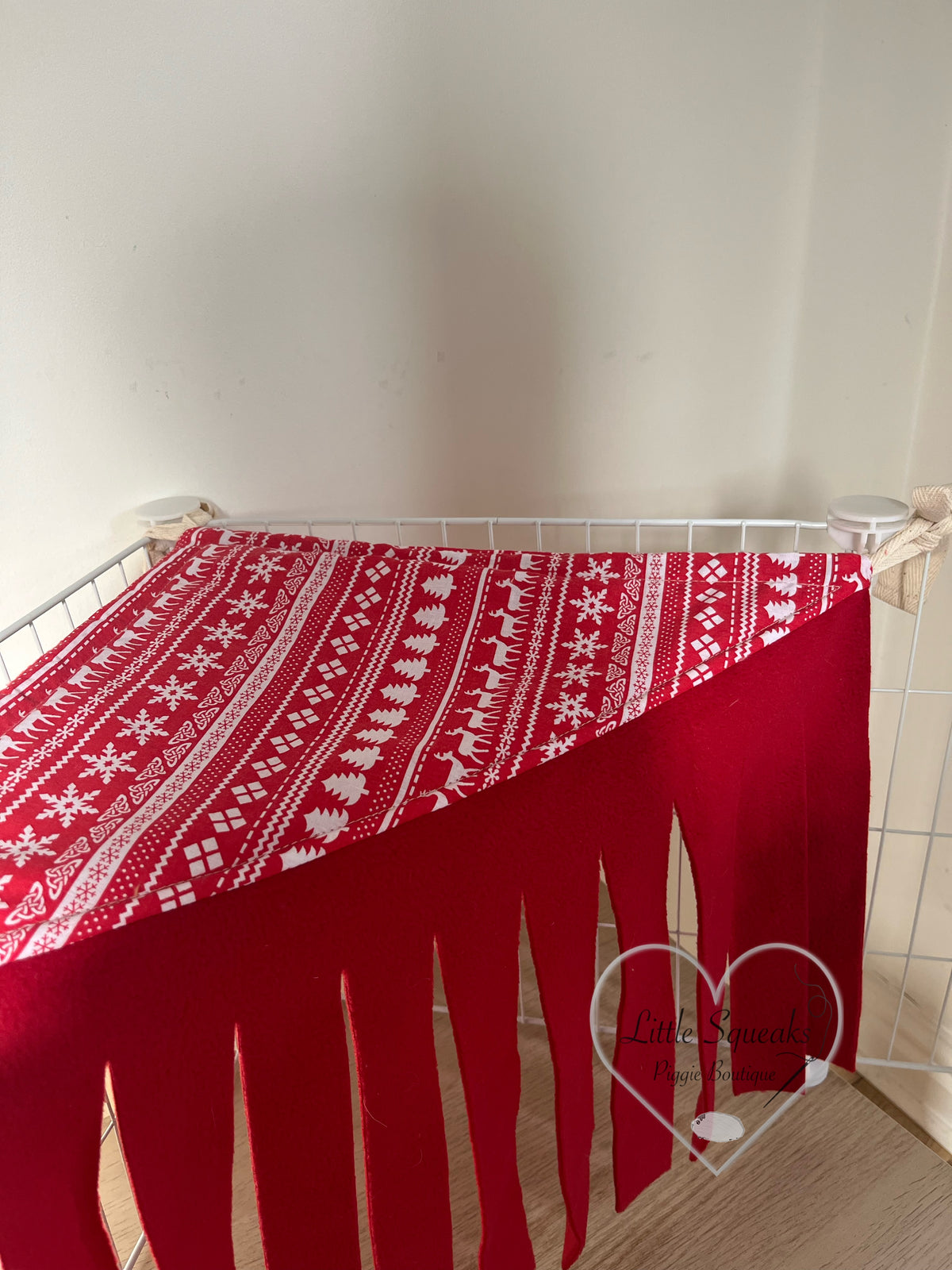 Christmas Corner Forest Fleece - Guinea Pig Hide/Hideout (Nordic)
