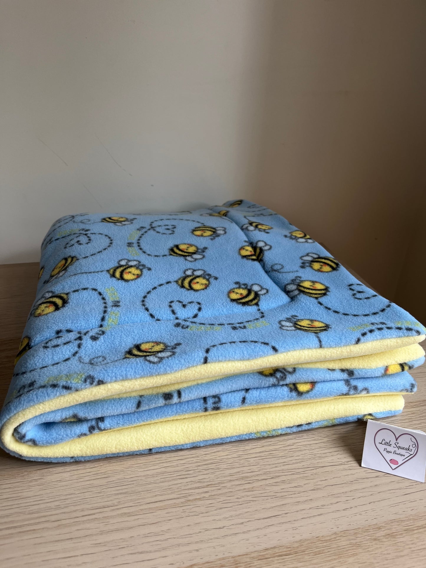 Fleece Cage Liner for Guinea Pigs - Busy Bumblebee