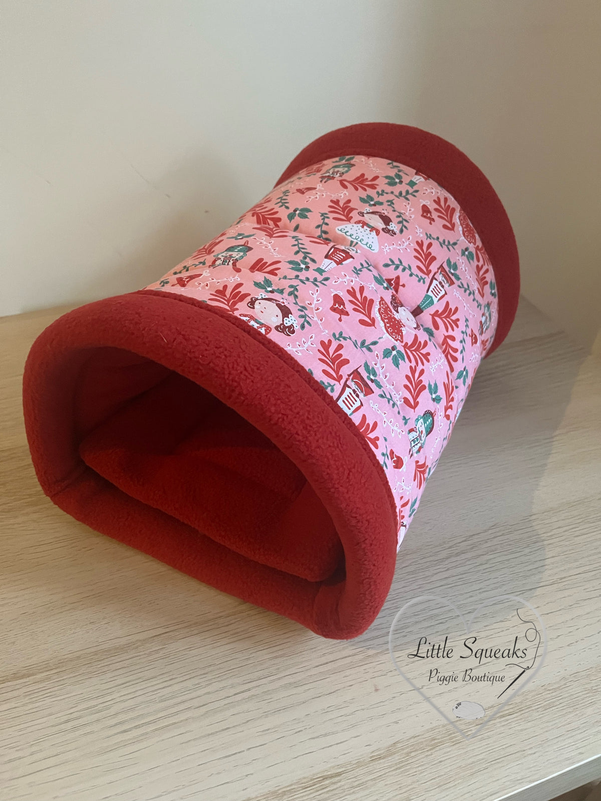 Christmas Cuddle Tunnel with Pee Pad - Guinea Pig Bed/Hide (Nutcracker-Pink)