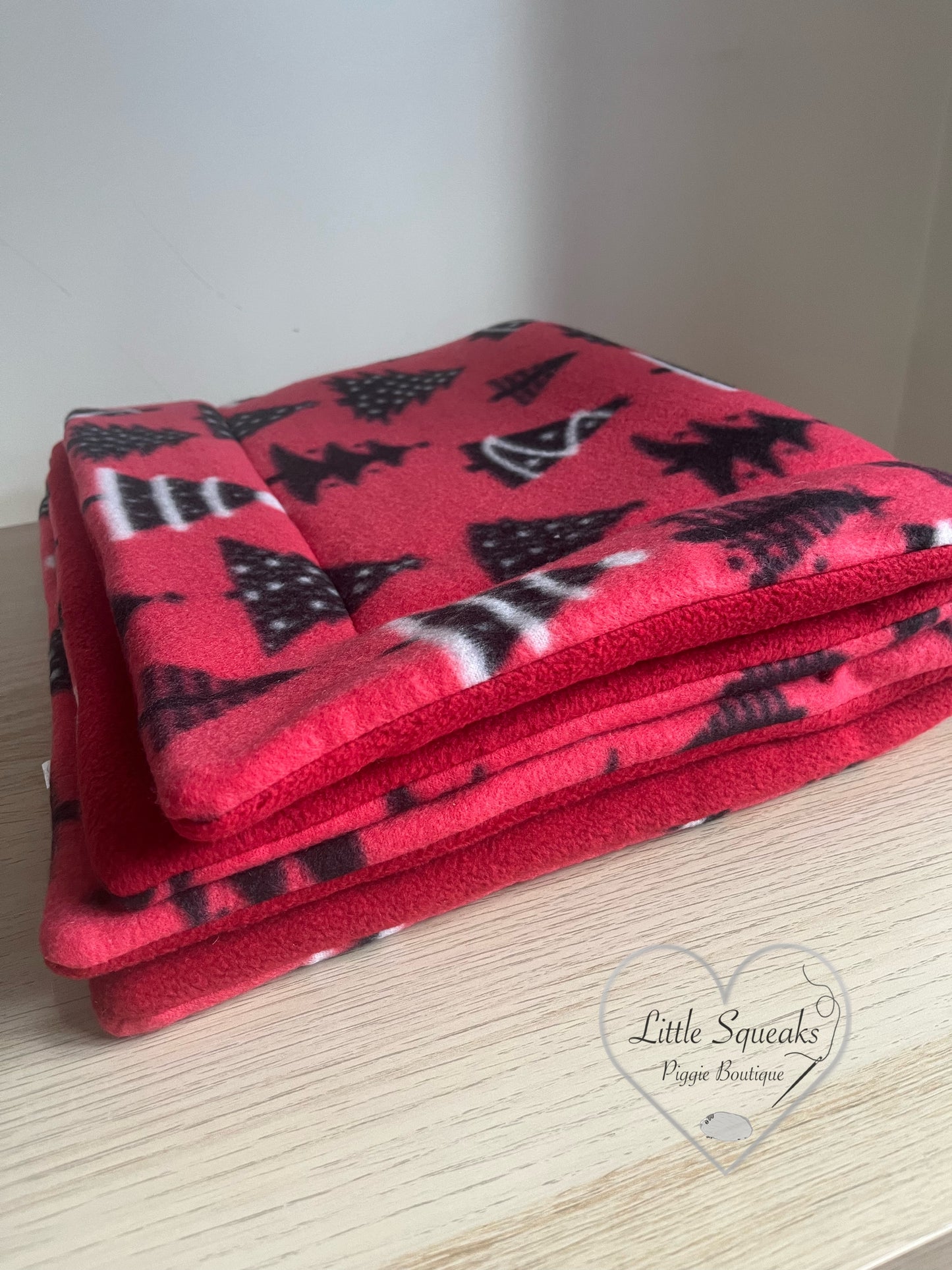 Fleece Cage Liner for Guinea Pigs - Christmas Trees
