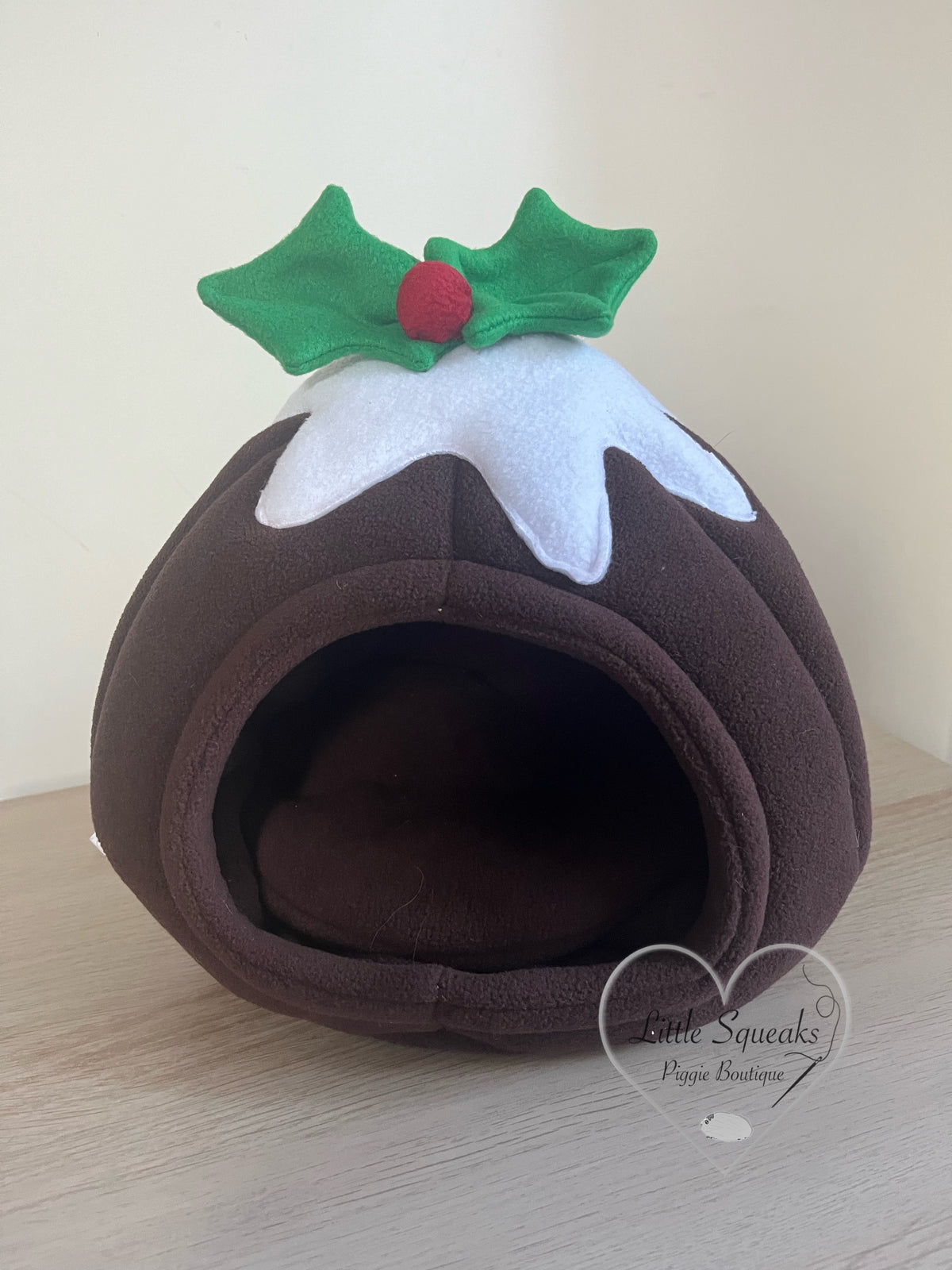 Christmas Pudding - Christmas Guinea Pig Bed/Hide