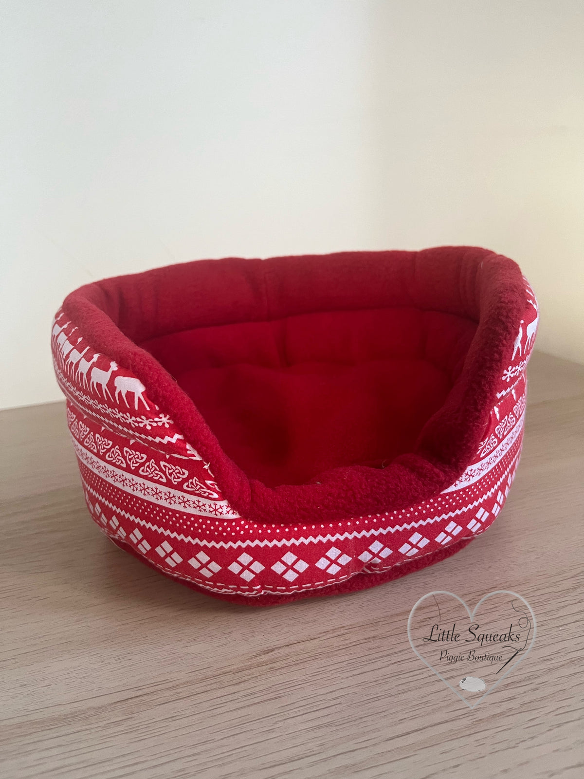 Christmas Cuddle Cup - Guinea Pig Bed/Hide (Nordic)