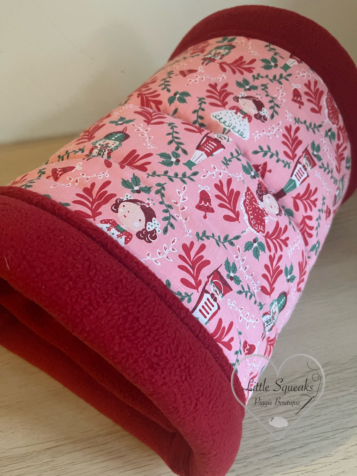 Christmas Cuddle Tunnel with Pee Pad - Guinea Pig Bed/Hide (Nutcracker-Pink)
