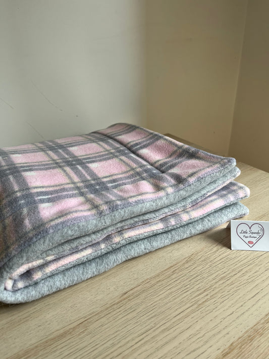 Fleece Cage Liner for Guinea Pigs - Pink Guinea Pig Collection (Pink-grey check/grey)
