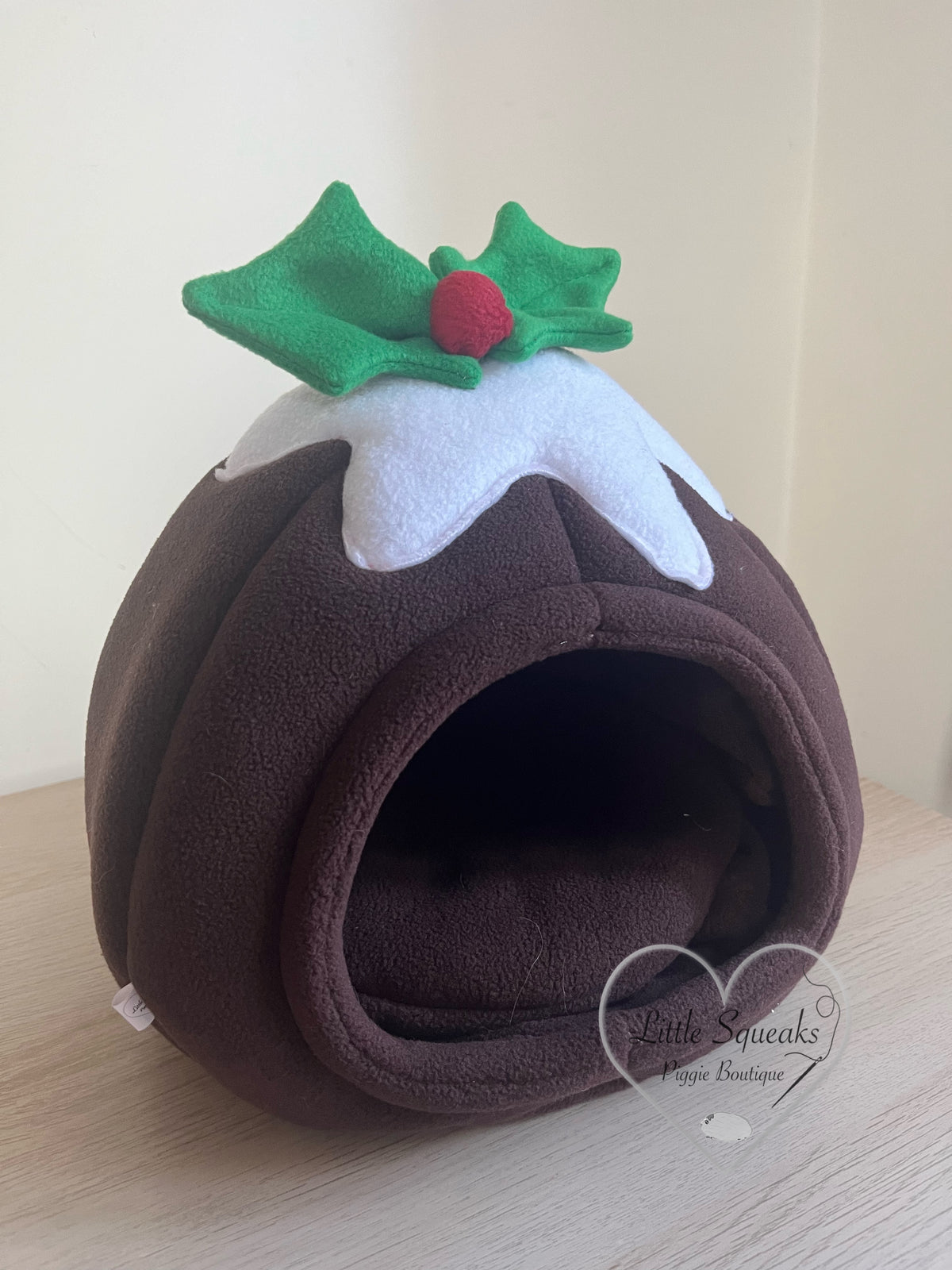Christmas Pudding - Christmas Guinea Pig Bed/Hide
