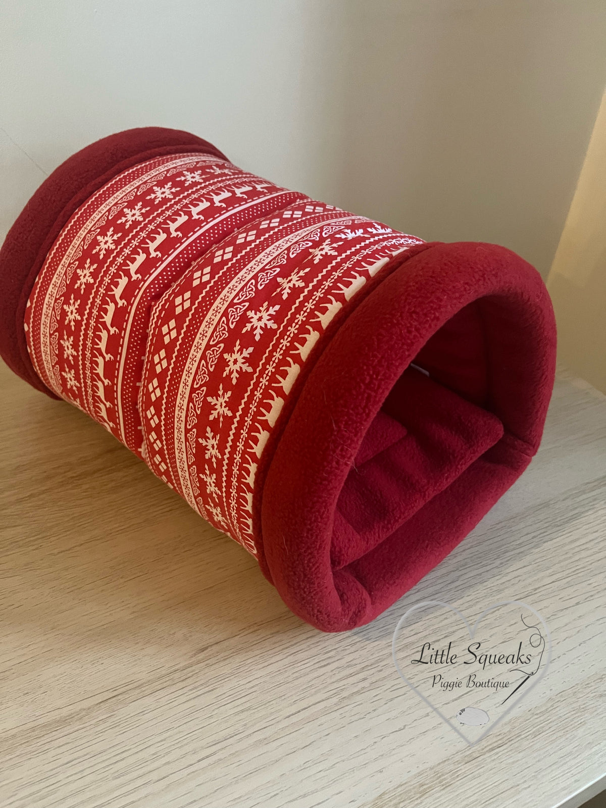 Christmas Cuddle Tunnel with Pee Pad - Guinea Pig Bed/Hide (Nordic)