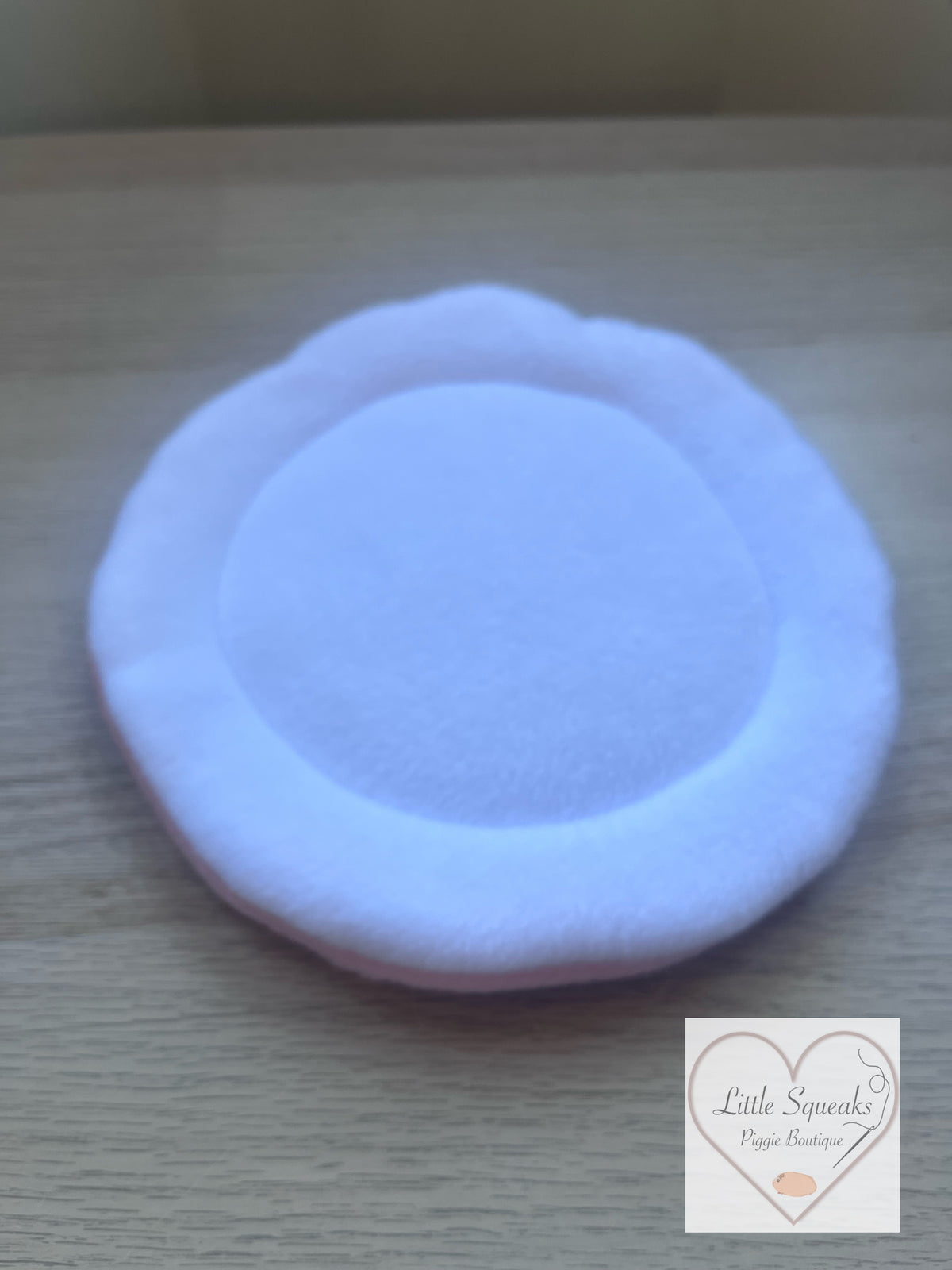 Circle Pee Pad - for Snowman Hidey for Guinea Pigs (Blush pink/white)