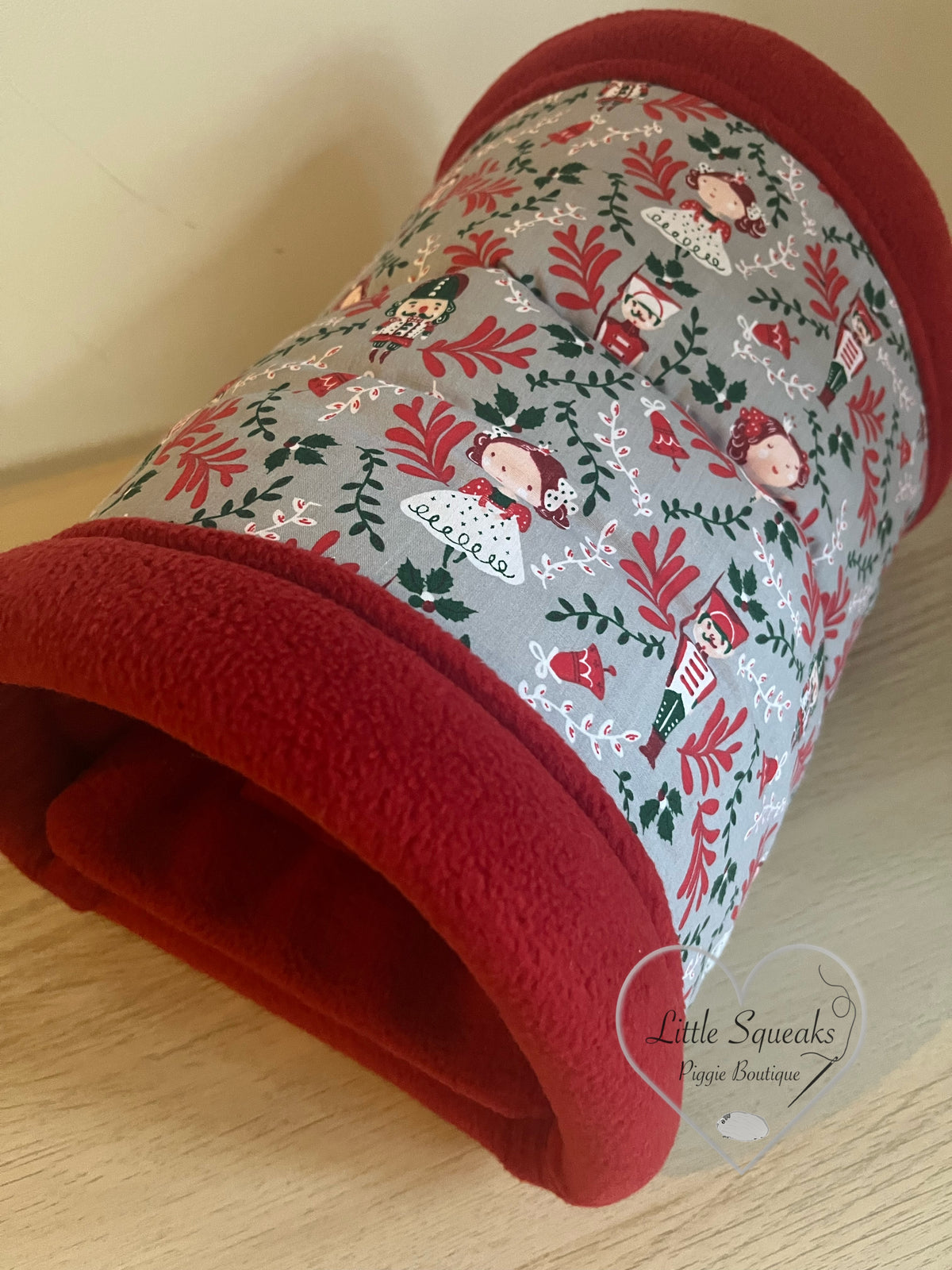 Christmas Cuddle Tunnel with Pee Pad - Guinea Pig Bed/Hide (Nutcracker-Silver)