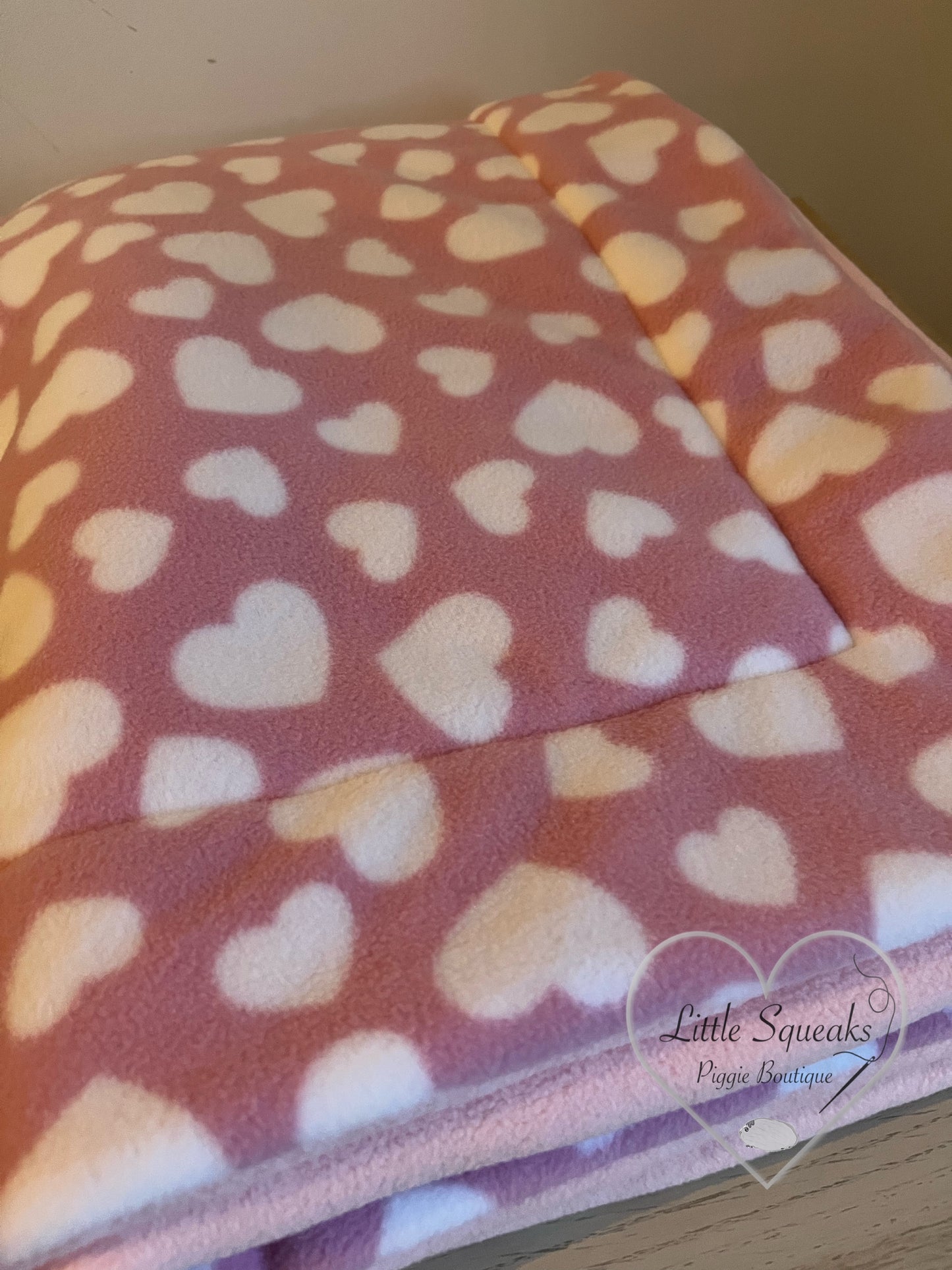 Fleece Cage Liner for Guinea Pigs - Pink Hearts