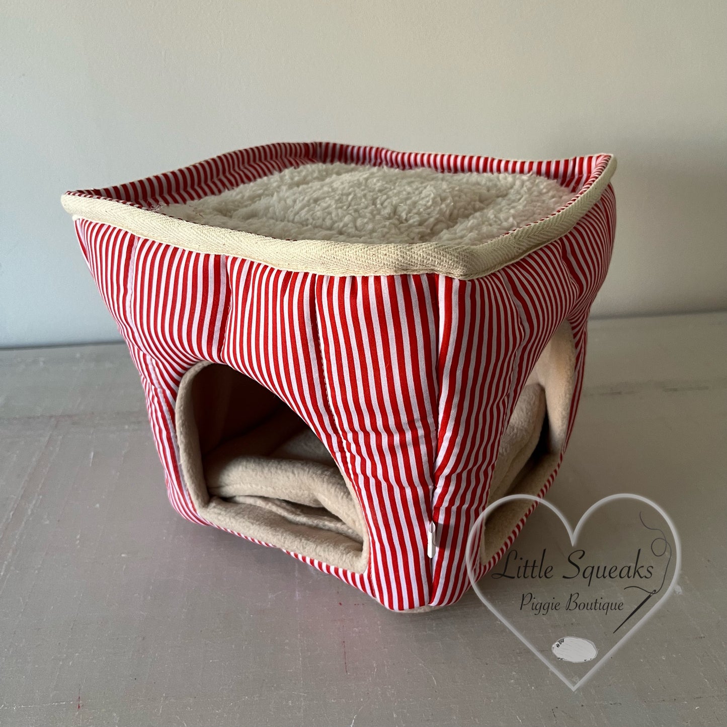 Popcorn Bucket - Cosy Guinea Pig Bed/Hide
