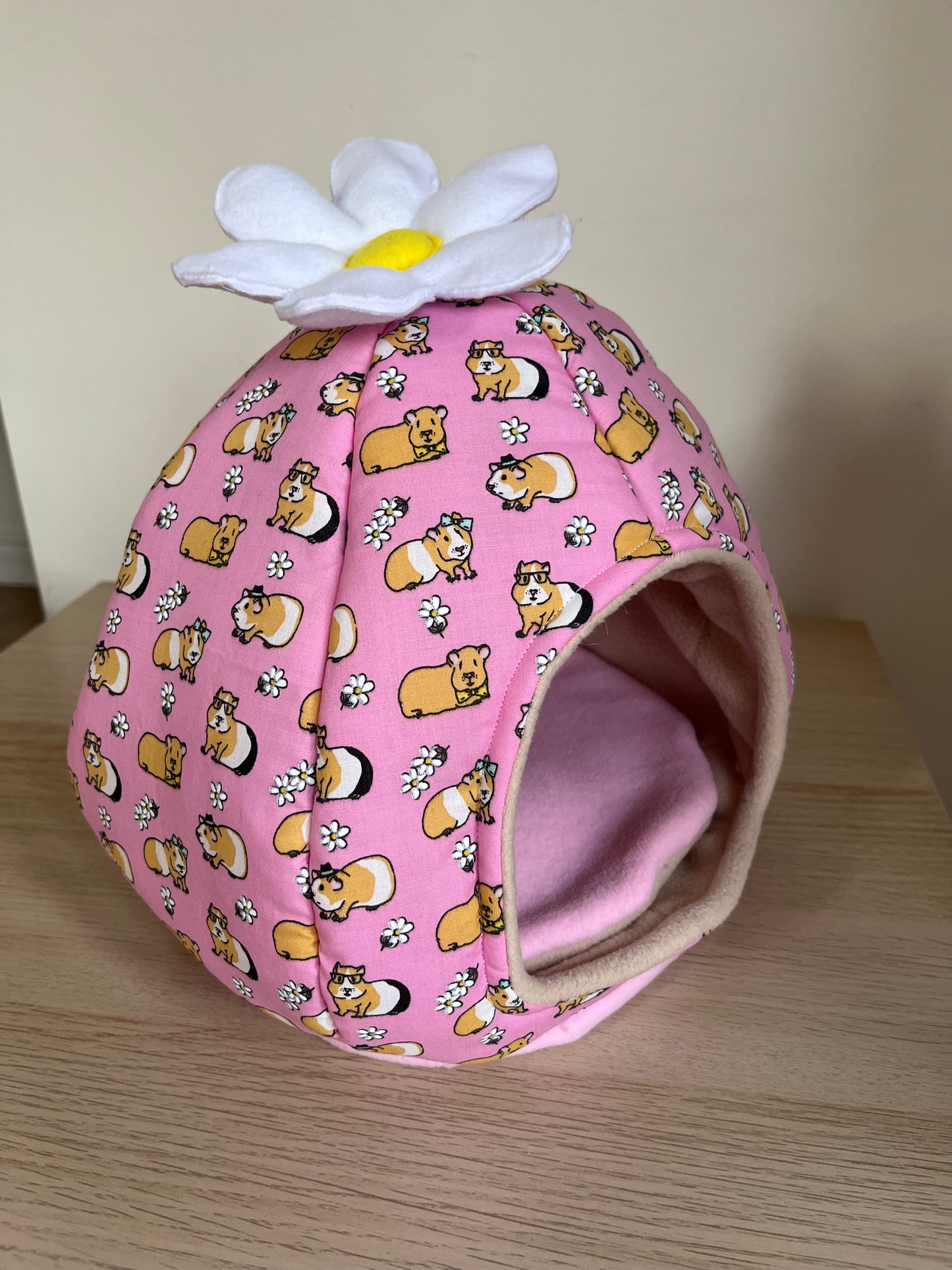 Pink Guinea Pig Cosy Pod - Guinea Pig Bed/Hide