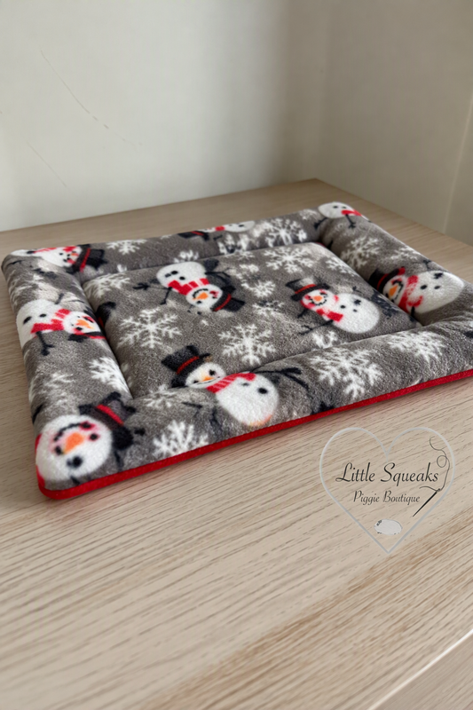 Pee Pad for Guinea Pigs - Snowman