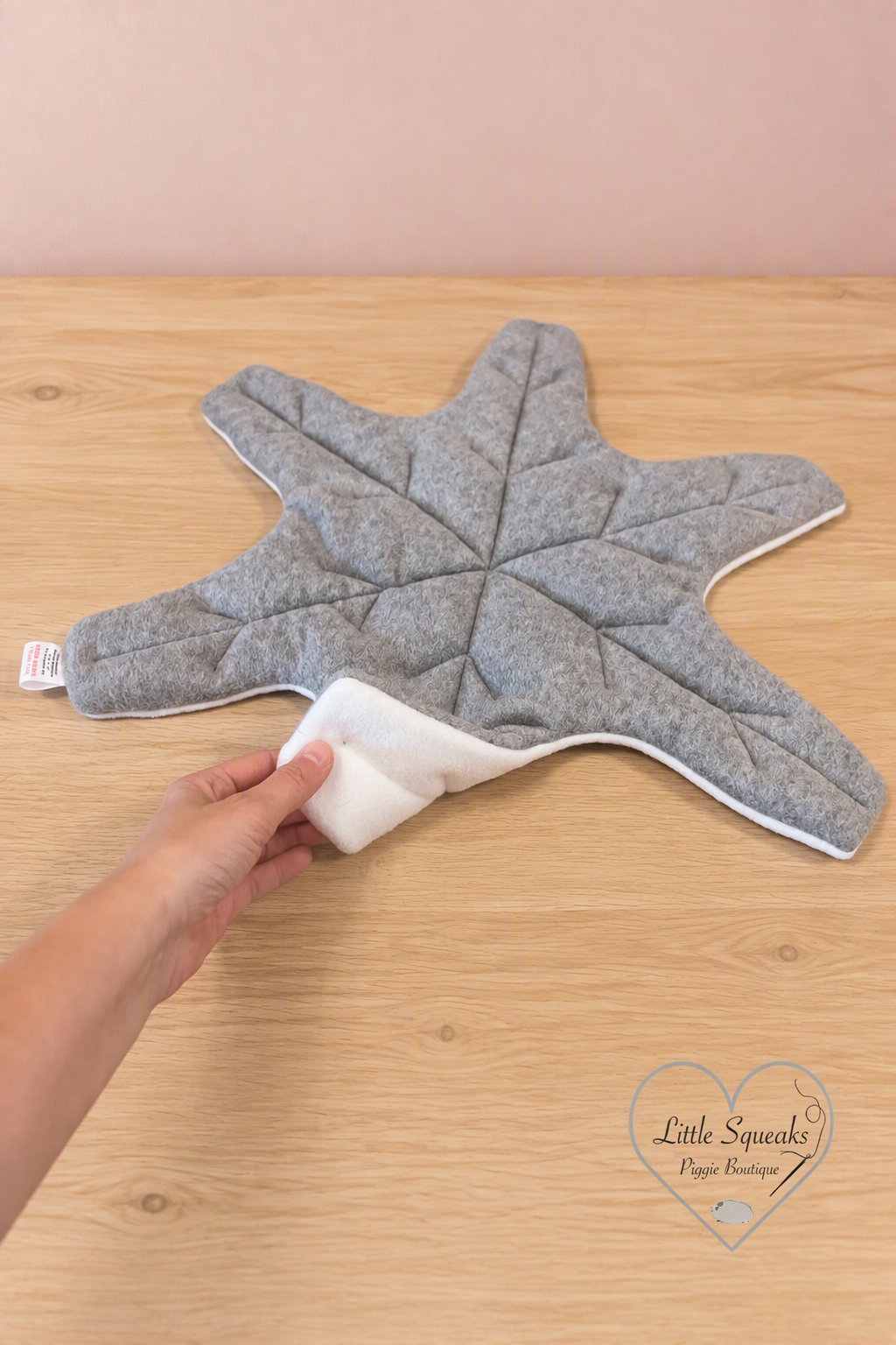 Snowflake Novelty Pee Pad for Guinea Pigs