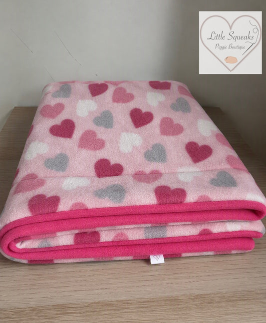 Fleece Cage Liner for Guinea Pigs - Lovehearts
